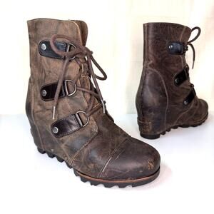SOREL Joan of Arctic Boots Size 7.5‎ Wedge Leather Lace Up Rustic Outdoor Cabin